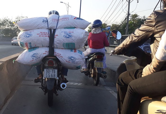 Xe chở hoài sơn giả từ Đồng Nai về Q.5 (TP.HCM) tiêu thụ