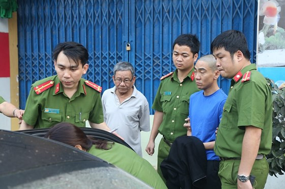 Bắt đối tượng Trần Phan Mạnh Hùng 