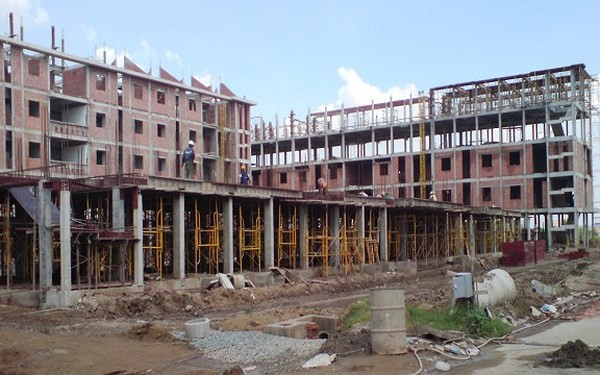 Đình chỉ thi công công trình xây dựng khi vi phạm về bảo vệ môi trường. (Ảnh: Báo Xây dựng)