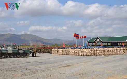 Campuchia và Trung Quốc khai mạc cuộc tập trận chung Rồng Vàng lần thứ hai. Campuchia và Trung Quốc khai mạc cuộc tập trận chung Rồng Vàng lần thứ hai.