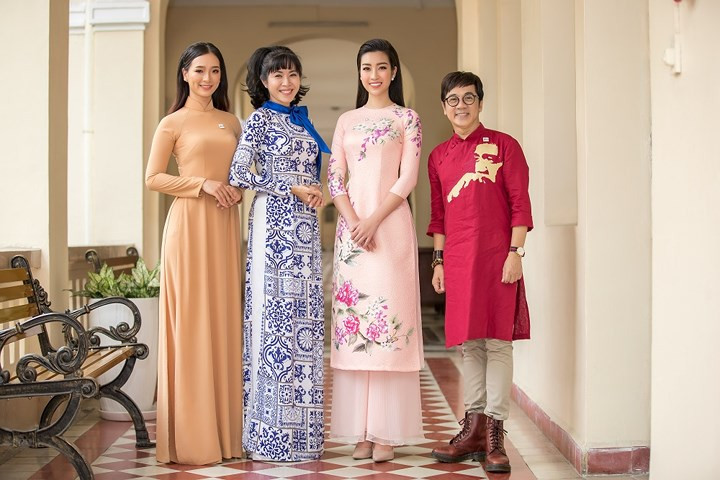 Xuất hiện tại sự kiện còn có NSUT Thành Lộc, MC Quỳnh Hoa.