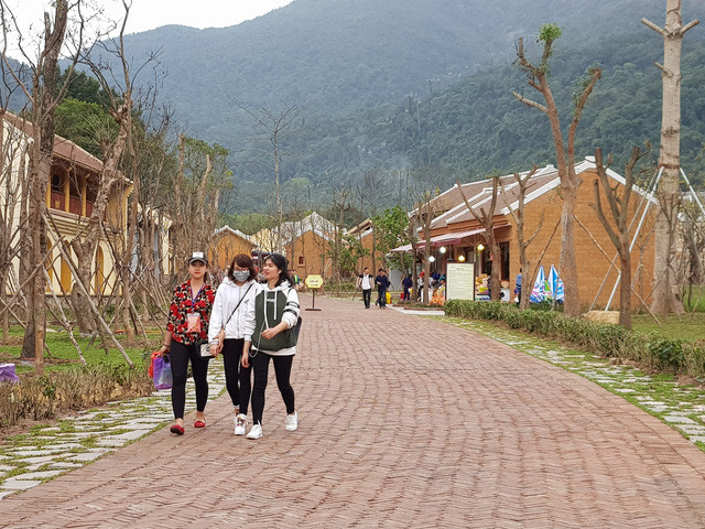 Làng hành hương ở Yên Tử thu hút khách du lịch Làng hành hương ở Yên Tử thu hút khách du lịch