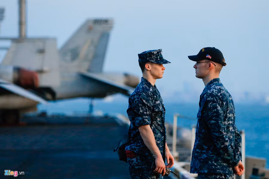 Sinh hoạt trên tàu tuân theo tinh thần 