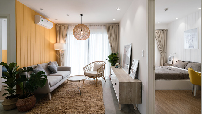 Khi trao đổi với nhà thiết kế Lại Chính Trực (công ty Red5studio), cô yêu cầu nhà thông thoáng, trẻ trung, có chỗ đọc sách, làm việc trong phòng ngủ, căn bếp nhỏ xinh. Khi trao đổi với nhà thiết kế Lại Chính Trực (công ty Red5studio), cô yêu cầu nhà thông thoáng, trẻ trung, có chỗ đọc sách, làm việc trong phòng ngủ, căn bếp nhỏ xinh.
