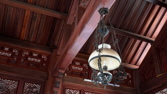 Nhiều vật dụng từ xưa vẫn còn được giữ lại và sử dụng. Nhiều vật dụng từ xưa vẫn còn được giữ lại và sử dụng.