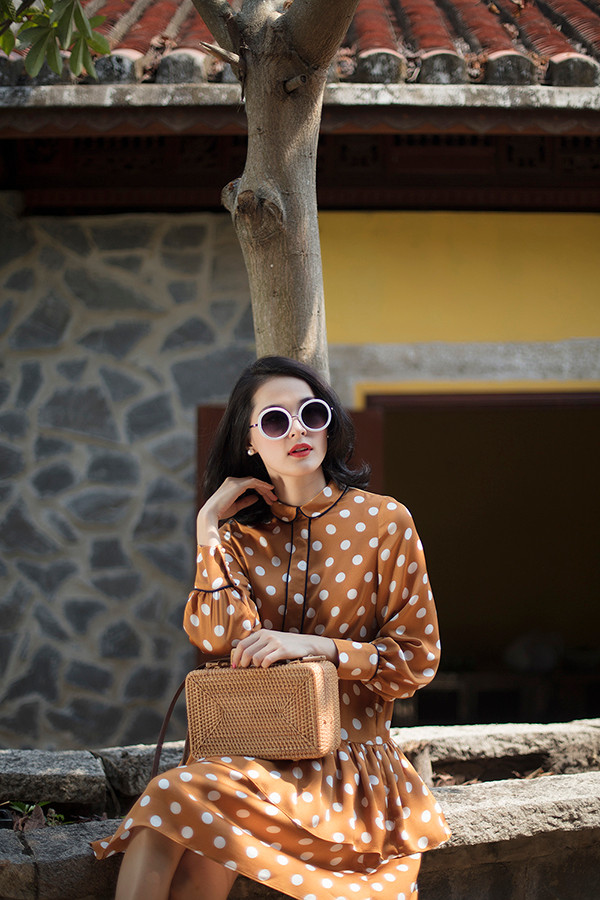 Nhân dịp ngày Phụ nữ Việt Nam 8/3, hai nhà thiết kế Tú Ngô và Nguyễn Minh Phúc dành tặng phái đẹp bộ sưu tập mới nhất của mình với cảm hứng lấy từ vẻ đẹp cổ điển. Nhân dịp ngày Phụ nữ Việt Nam 8/3, hai nhà thiết kế Tú Ngô và Nguyễn Minh Phúc dành tặng phái đẹp bộ sưu tập mới nhất của mình với cảm hứng lấy từ vẻ đẹp cổ điển.