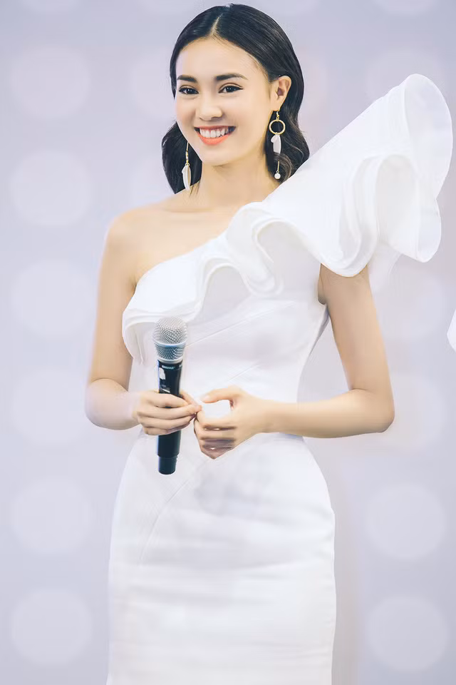  Mỗi lần xuất hiện, “nàng Như Ý” luôn chỉn chu về mặt hình ảnh, tạo sự mới mẻ và để lại nhiều thiện cảm trong lòng khán giả.