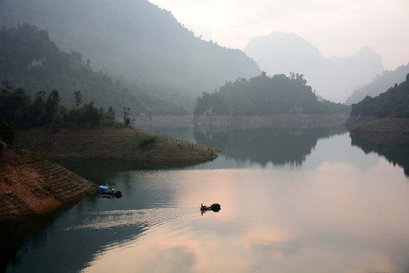 Sông Gâm hiền hòa đoạn chảy qua huyện Lâm Bình. Sông Gâm hiền hòa đoạn chảy qua huyện Lâm Bình.