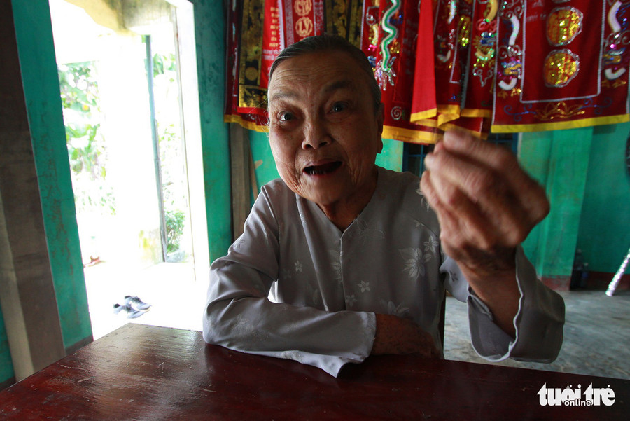 Cụ Lê Thị Tứ (84 tuổi), có truyền thống 4 đời nấu mì Phú Chiêm, kể lại những năm tháng gánh mỳ bán dạo quanh vùng Hội An, Điện Bàn, thời trẻ. Cụ Lê Thị Tứ (84 tuổi), có truyền thống 4 đời nấu mì Phú Chiêm, kể lại những năm tháng gánh mỳ bán dạo quanh vùng Hội An, Điện Bàn, thời trẻ.