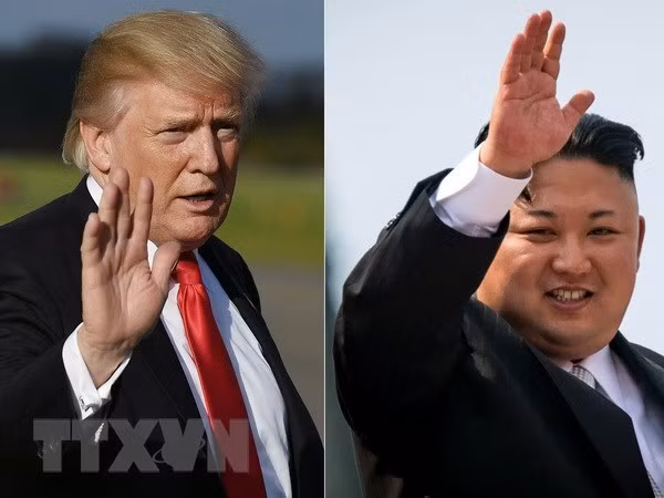  Tổng thống Mỹ Donald Trump (trái) và nhà lãnh đạo Triều Tiên Kim Jong-un. (Nguồn: AFP/TTXVN)