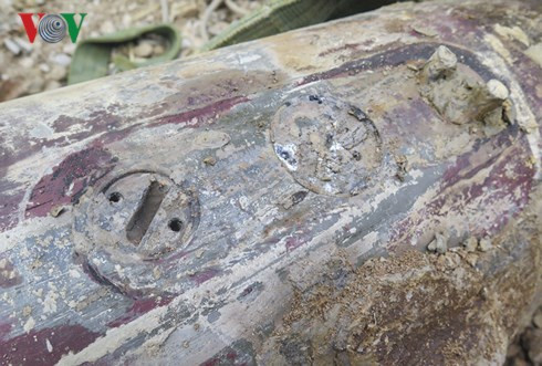 Hệ thống kíp nổ của quả bom vẫn còn khá mới.