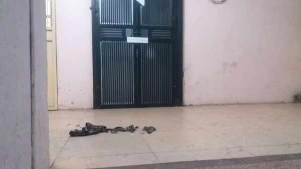 Căn phòng nơi xảy ra án mạng đã bị công an niêm phong.