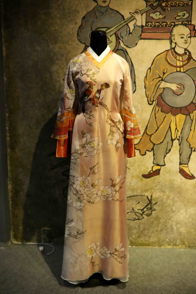  Áo dài mang dấu ấn văn hóa Hàn Quốc trong bộ sưu tập Áo dài hội nhập