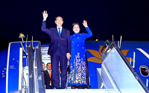 Chủ tịch nước Trần Đại Quang và Phu nhân, cùng Đoàn đại biểu cấp cao Việt Nam đã tới Thủ đô New Delhi, bắt đầu chuyến thăm cấp Nhà nước tới Cộng hòa Ấn Độ