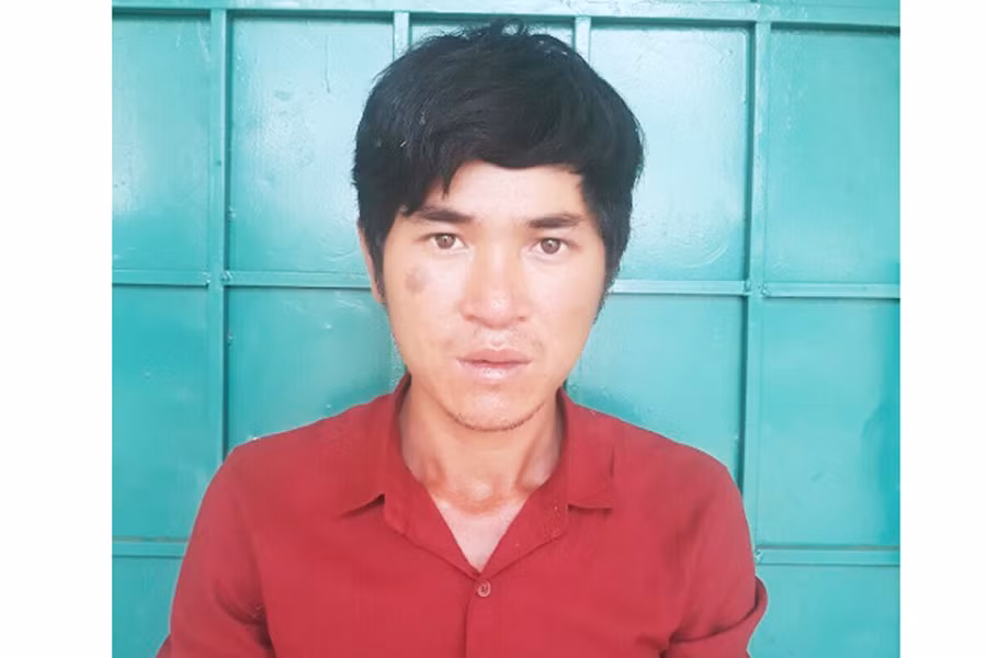 Đối Hà Văn Tuấn tại cơ quan Công an. Ảnh: CTV Đối tượng giết người đầu thú tại cơ quan công an. Ảnh: Công an huyện Chư Prông