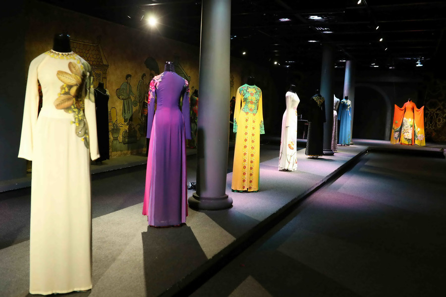  Bộ sưu tập Áo dài quốc hoa ASEAN