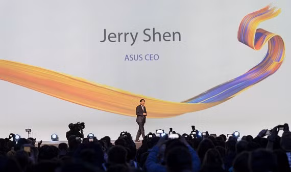  CEO của ASUS - Jerry Shen đã giới thiệu dòng sản phẩm mới nhất là ZenFone