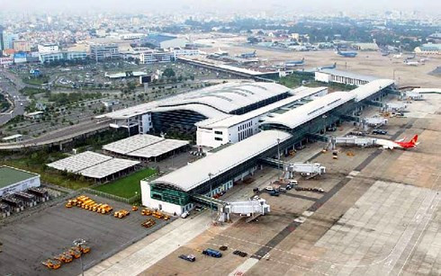 Quy hoạch mở rộng và nâng công suất khai thác Cảng hàng không quốc tế Tân Sơn Nhất đang được gấp rút hoàn thiện. Quy hoạch mở rộng và nâng công suất khai thác Cảng hàng không quốc tế Tân Sơn Nhất đang được gấp rút hoàn thiện.