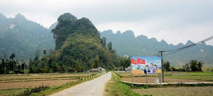 Vùng Thượng Lâm với 99 ngọn núi nhấp nhô. Vùng Thượng Lâm với 99 ngọn núi nhấp nhô.