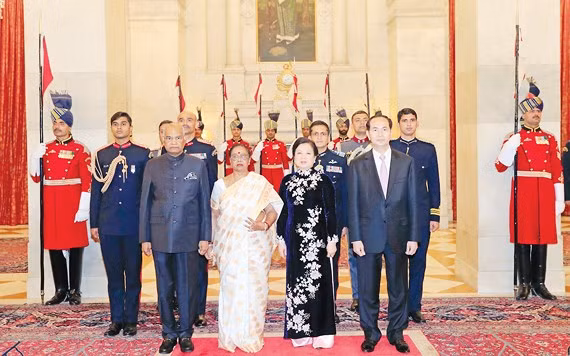 Chủ tịch nước Trần Đại Quang và Phu nhân cùng Tổng thống Ấn Độ Ram Nath Kovind và Phu nhân tại buổi Quốc yến