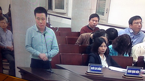 Hà Văn Thắm trả lời thẩm vấn tại tòa