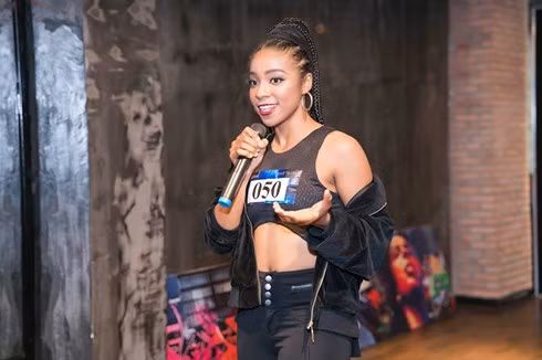 Chân dài Huỳnh Tiên