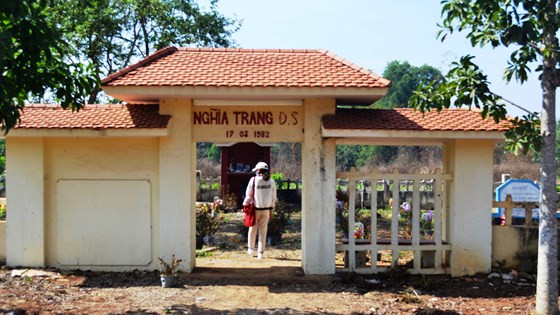 Nơi chôn cất gần 100 nạn nhân trong vụ tai nạn. Nơi chôn cất gần 100 nạn nhân trong vụ tai nạn.