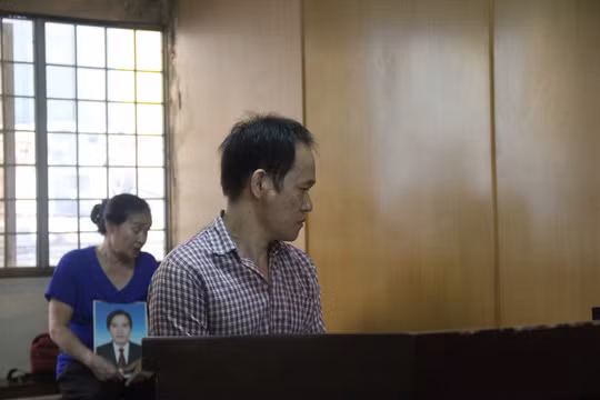 Bị cáo Lê Tấn Phong tại phiên tòa. Bị cáo Lê Tấn Phong tại phiên tòa.