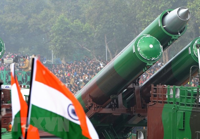 Hệ thống tên lửa BrahMos của Ấn Độ tại lễ diễu binh kỷ niệm Ngày Quốc khánh ở New Delhi ngày 26/1/2014. (Nguồn: AFP/TTXVN)  Hệ thống tên lửa BrahMos của Ấn Độ tại lễ diễu binh kỷ niệm Ngày Quốc khánh ở New Delhi ngày 26/1/2014. (Nguồn: AFP/TTXVN)