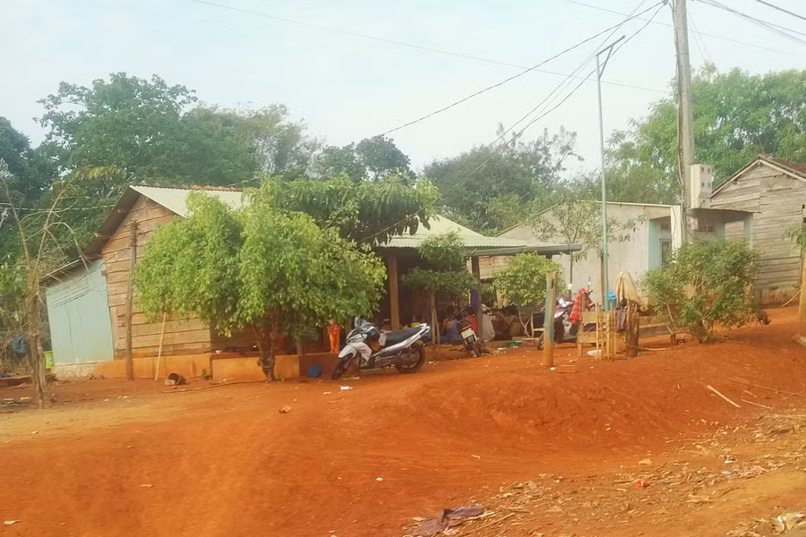 Nhiều người dân tụ tập ăn nhậu bất kể thời điểm. Ảnh: N.G Nhiều người dân tụ tập ăn nhậu bất kể thời điểm. Ảnh: N.G