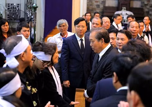  Phó Thủ tướng Trương Hòa Bình chia buồn với gia đình Đức Tổng Giám mục.