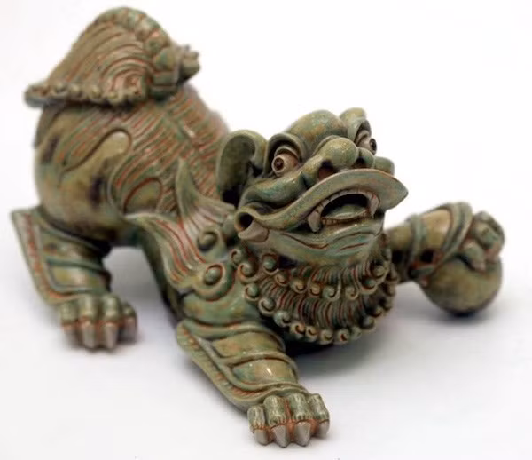 "Con lân" - tác phẩm gốm mỹ thuật Thành Lễ, từng được triển lãm tại Paris (Pháp) vào năm 1965. (Ảnh: BTC)