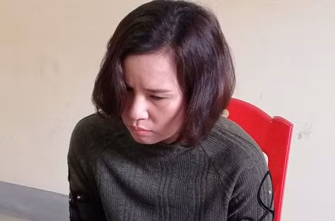 Đối tượng Ngô Thị Xuân tại cơ quan công an.