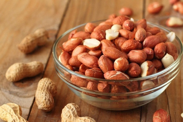 Một nghiên cứu tại Mỹ tiến hành trên 101 người béo phì đã cho ra kết quả, nhóm người có chế độ ăn có đậu phộng giảm 11 kg so với trọng lượng trung bình và không tăng trở lại sau 1 năm. Một nghiên cứu tại Mỹ tiến hành trên 101 người béo phì đã cho ra kết quả, nhóm người có chế độ ăn có đậu phộng giảm 11 kg so với trọng lượng trung bình và không tăng trở lại sau 1 năm.