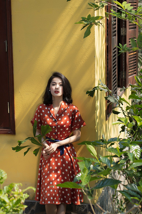 Hạ Vi và hình ảnh nhẹ nhàng, đầy nữ tính khi khoác lên mình các mẫu váy áo vintage, retro Hạ Vi và hình ảnh nhẹ nhàng, đầy nữ tính khi khoác lên mình các mẫu váy áo vintage, retro