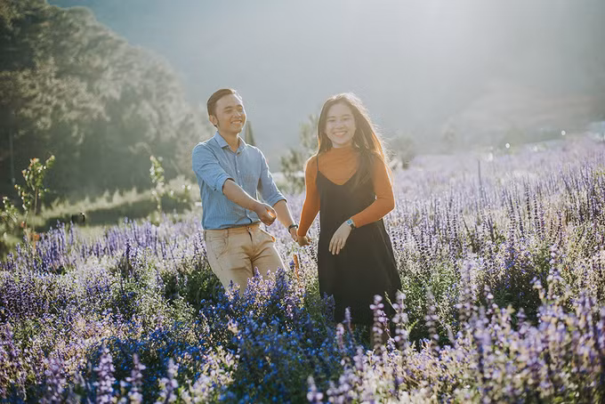  Không chỉ dân du lịch, nhiều cặp đôi cũng chọn nơi đây để lưu giữ lại những khoảnh khắc cho album ảnh cưới.