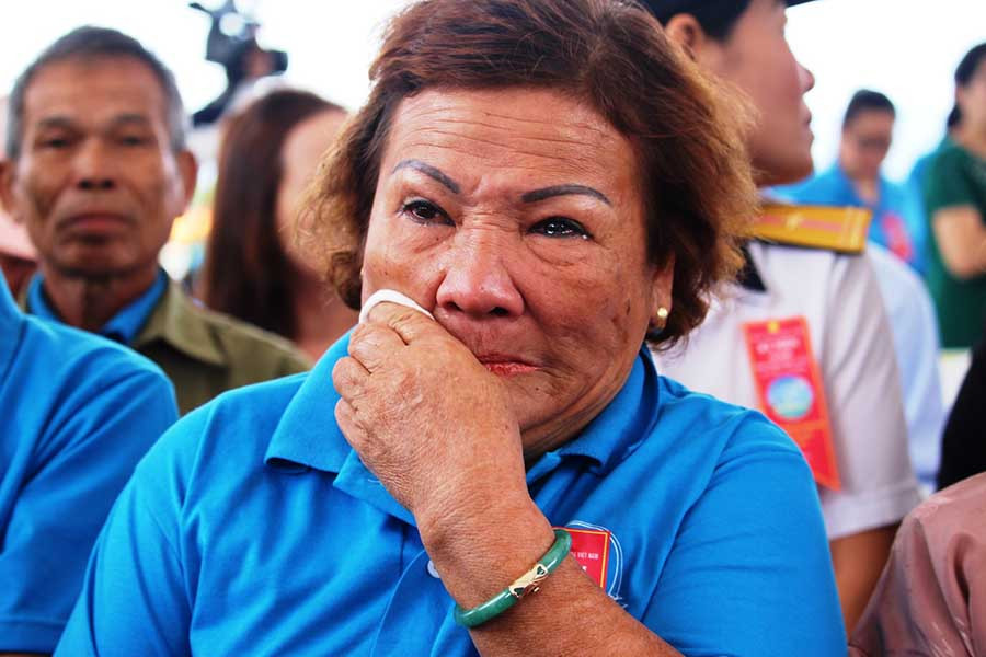 Nỗi đau mẹ liệt sĩ Gạc Ma. Ảnh: Mai Thắng