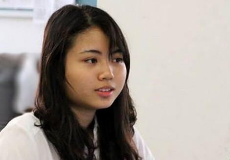 Suất học bổng trị giá 6 tỉ là món quà Linh dành tặng mẹ.