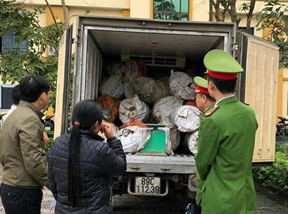 Tang vật và phương tiện bị tạm giữ Tang vật và phương tiện bị tạm giữ