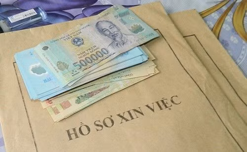 Với nhiều thủ đoạn khác nhau, Xuân đã chiếm đoạt hàng tỷ đồng từ lòng tin của mọi người.