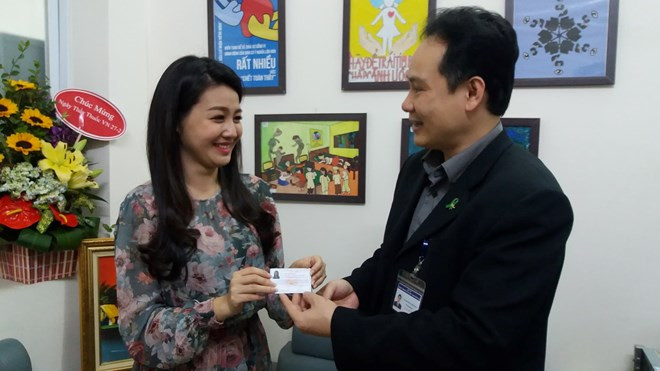  Một MC của VTV đến Trung tâm đăng ký hiến mô tạng. (Ảnh: Trung tâm Điều phối ghép tạng Quốc gia)