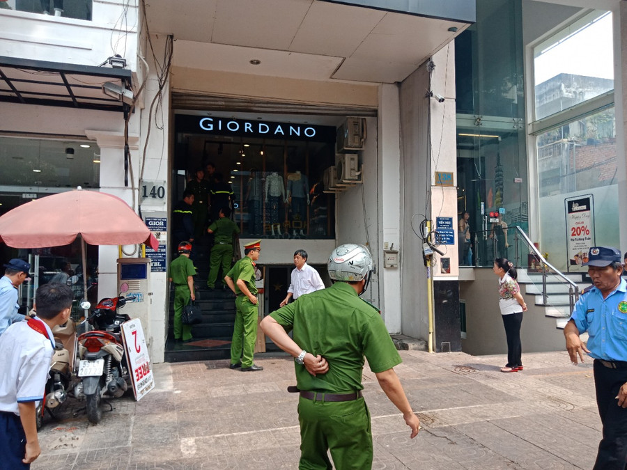 Công an tại hiện trường. Công an tại hiện trường.