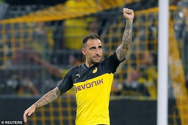  Paco Alcacer mở tỷ số cho Dortmund.