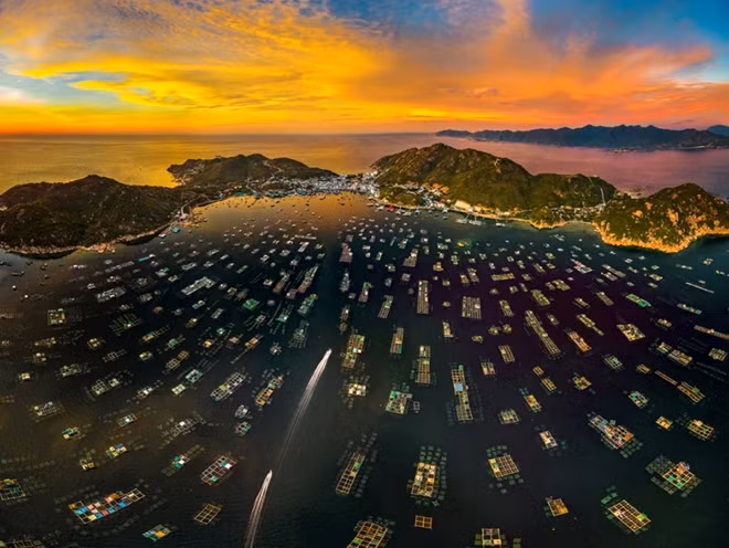 Bình minh đảo Bình Ba.