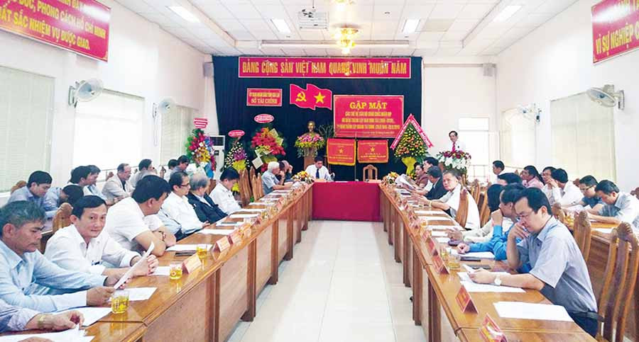 Sở Tài chính gặp mặt các thế hệ cán bộ, công chức nhân dịp kỷ niệm 60 năm thành lập Ban Kinh tài và 74 năm Ngày truyền thống ngành Tài chính. Ảnh: S.C