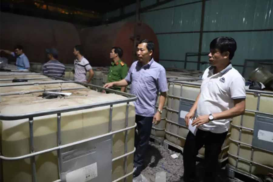  Bên trong một kho sản xuất xăng giả của đại gia Trịnh Sướng