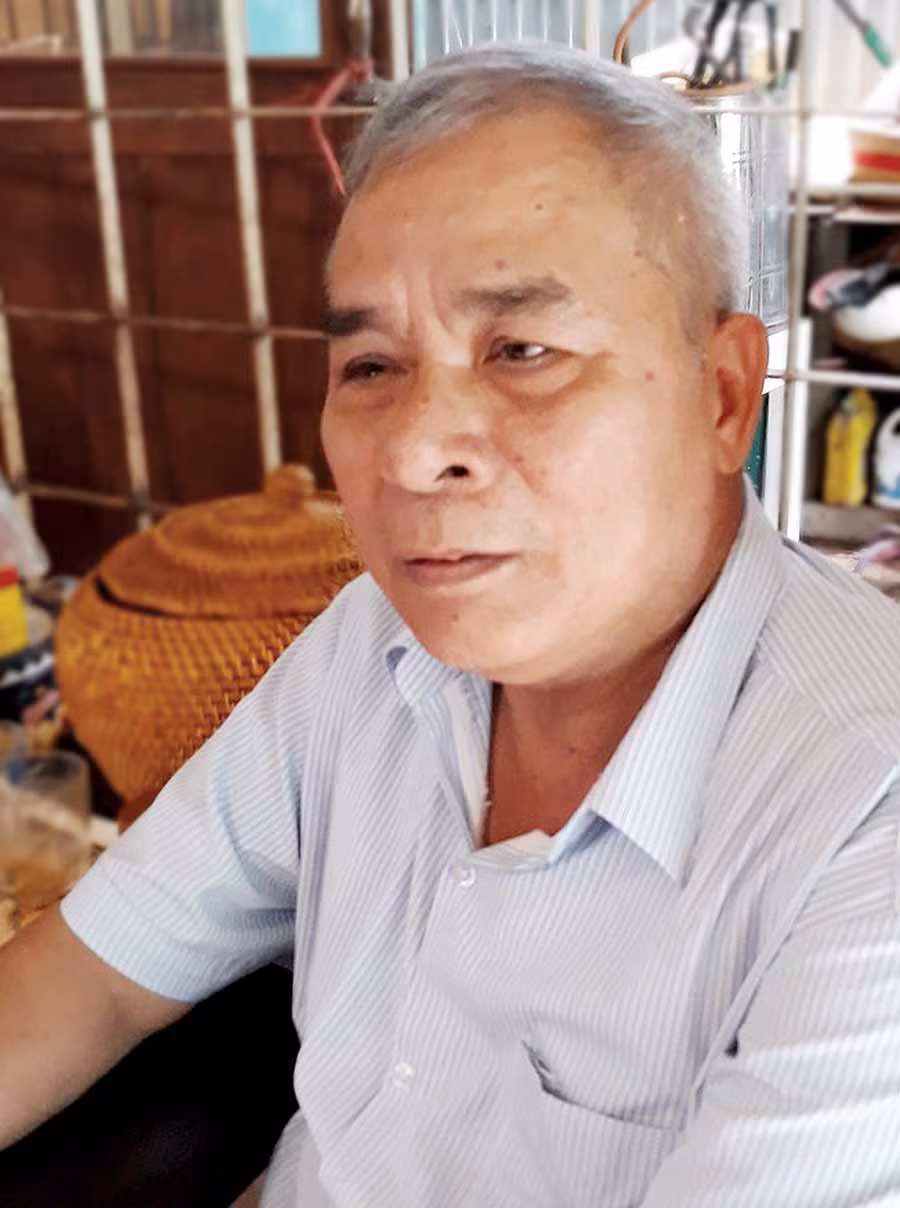 Ông Nguyễn Hữu Chính (phường Hội Phú, TP. Pleiku)-nguyên cựu tù chính trị kể về những kỷ niệm trong ngày hay tin Bác qua đời. Ảnh: T.S