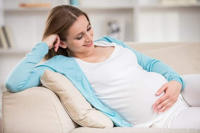 Phụ nữ mang thai và cho con bú: Nghiêm cấm sử dụng nước ép nha đam. Nó có thể kích thích các cơn co thắt tử cung ở phụ nữ mang thai, dẫn đến khuyết tật bẩm sinh và sẩy thai. Ảnh minh họa: Internet Phụ nữ mang thai và cho con bú: Nghiêm cấm sử dụng nước ép nha đam. Nó có thể kích thích các cơn co thắt tử cung ở phụ nữ mang thai, dẫn đến khuyết tật bẩm sinh và sẩy thai. Ảnh minh họa: Internet
