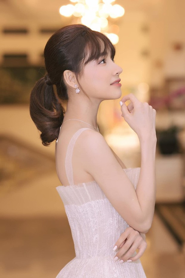 Nữ diễn viên sinh năm 1990 gây chú ý từ bộ phim ngắn Xin lỗi, anh chỉ là thằng bán bánh giò (2013). Sau đó, cô góp mặt trong nhiều phim điện ảnh như: Quả tim máu, Vừa đi vừa khóc, 49 ngày, Tuổi thanh xuân... Ảnh: NVCC