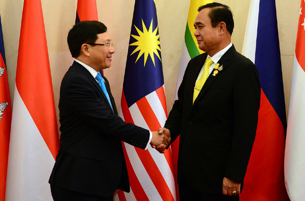 Phó Thủ tướng, Bộ trưởng ngoại giao Phạm Bình Minh chào xã giao Thủ tướng Thái Prayuth Chan-ocha Phó Thủ tướng, Bộ trưởng ngoại giao Phạm Bình Minh chào xã giao Thủ tướng Thái Prayuth Chan-ocha